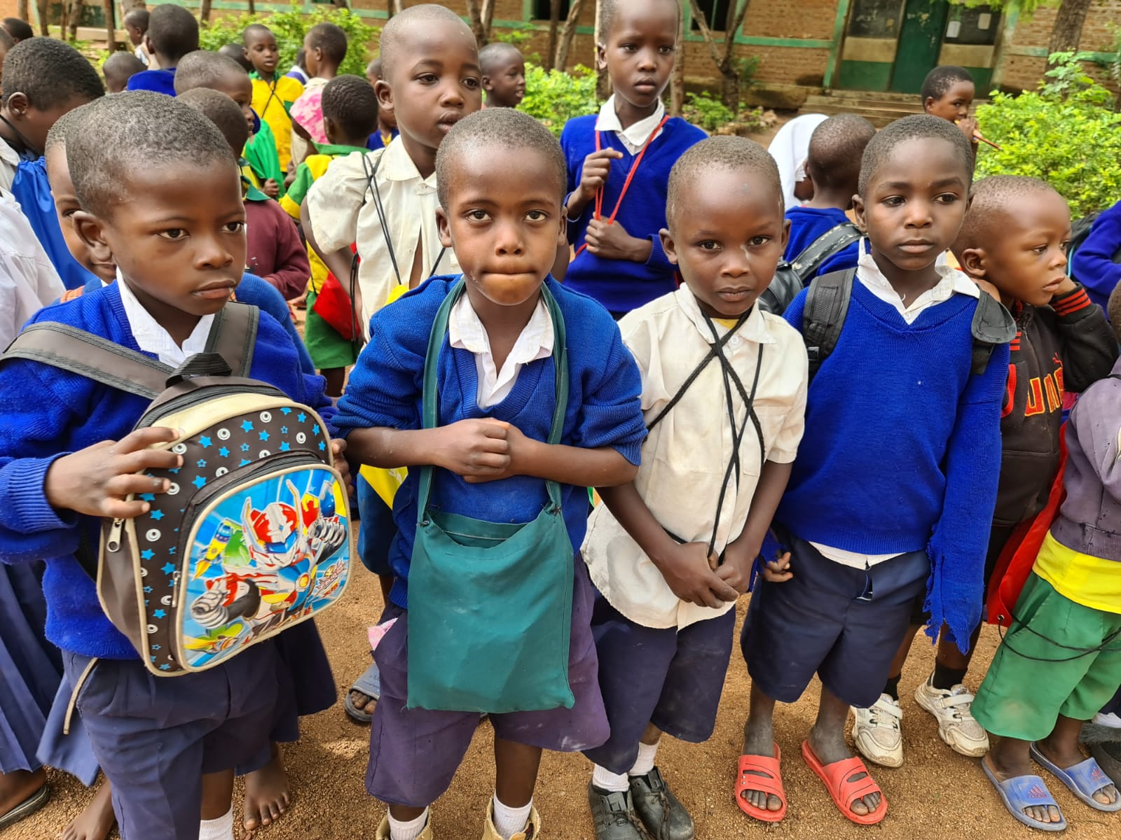 Nyamahana - curajul de a merge la şcoală