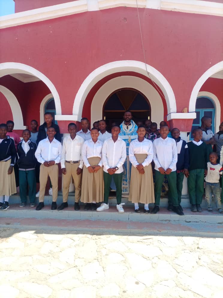 Diplomă de liceeni și de creștini – moment de mare sărbătoare în Tanzania